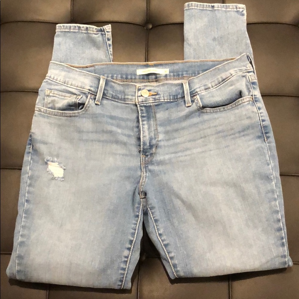 Levi’s Light Wash Ripped Super Skinny